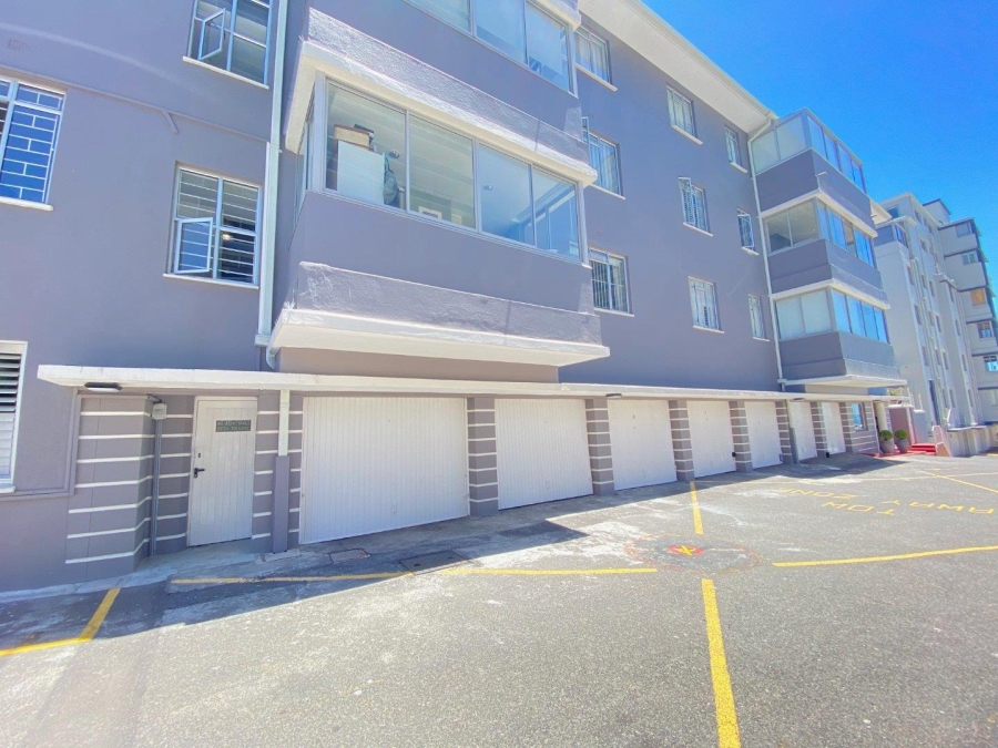 To Let 2 Bedroom Property for Rent in Three Anchor Bay Western Cape